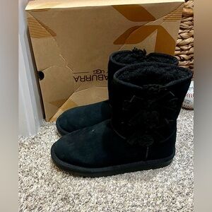 Koolaburra by Ugg Victoria Short Girls Black Boot